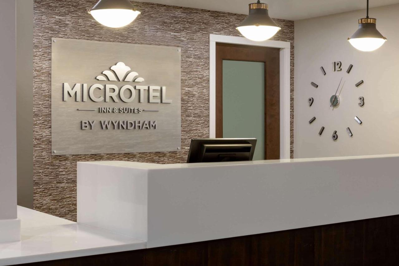 Microtel Inn And Suites By Wyndham Weyburn Ngoại thất bức ảnh