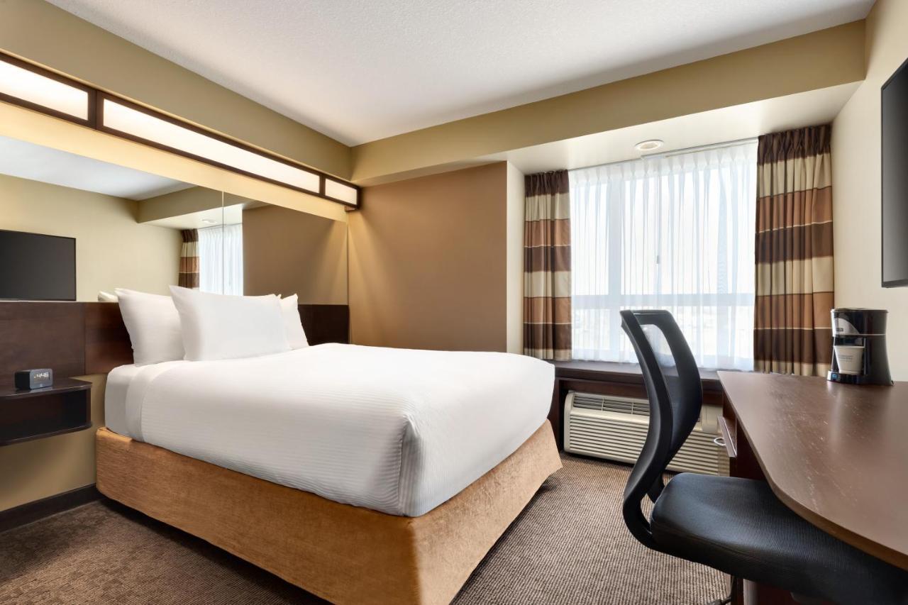 Microtel Inn And Suites By Wyndham Weyburn Ngoại thất bức ảnh